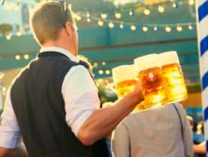 Bier, Haxen, Brezeln - das alles gehört zu München und zum Oktoberfest