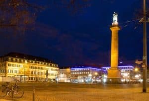 Darmstadt: Luisenplatz mit Ludwigsmonument bei Nacht