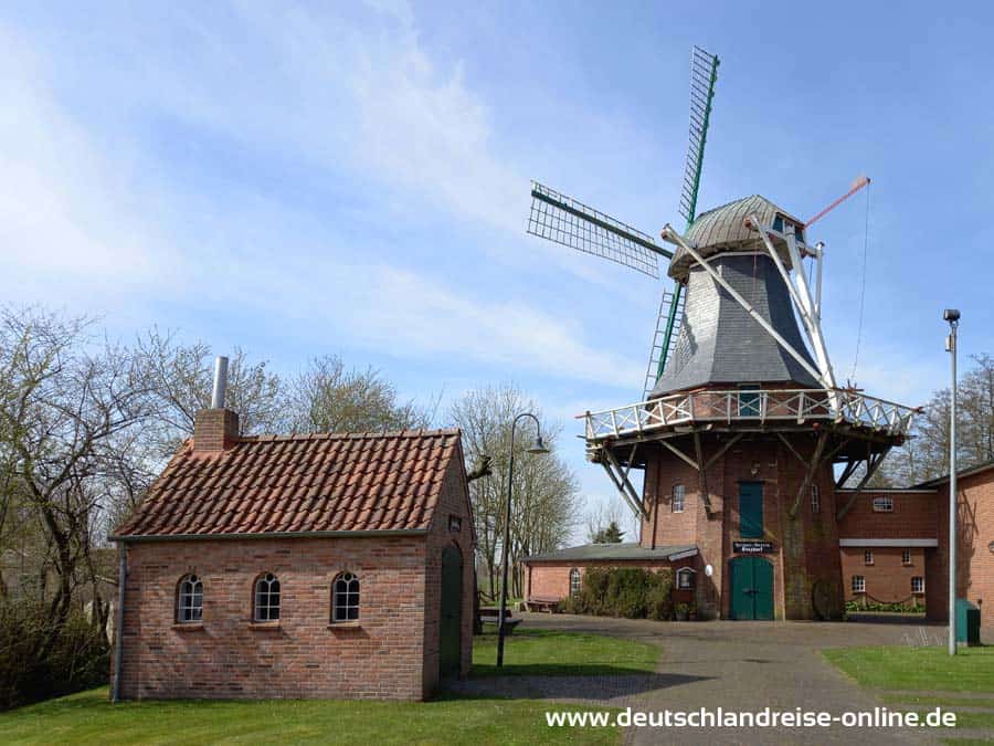 Historische Windmühle in Leezdorf